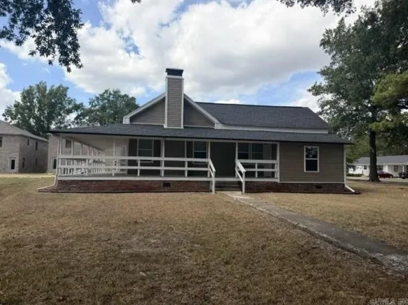 416 England St, Lonoke, AR 72086