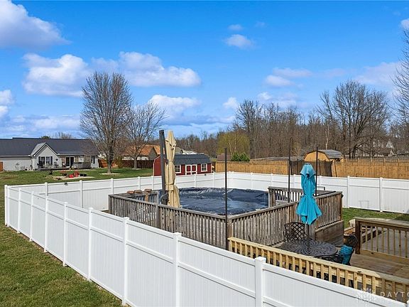 5th image of 427 Limerick Dr