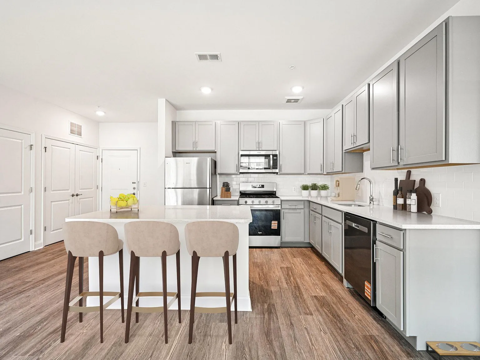 Laurel Green Apartments — Photo 2
