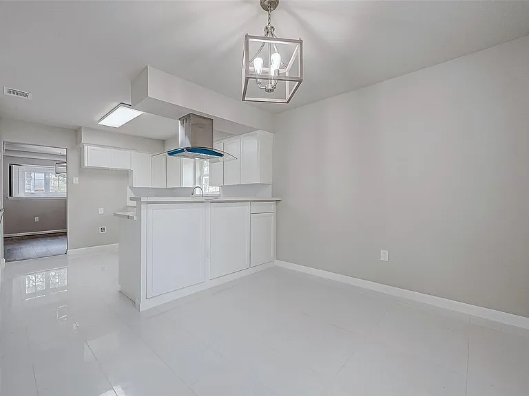 5622 Valkeith Dr — Photo 18