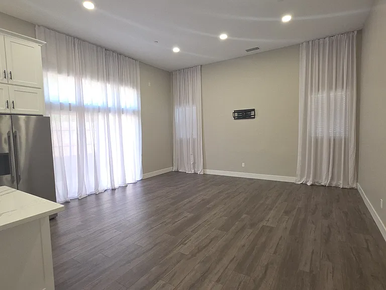 6724 Walnut Ave — Photo 16