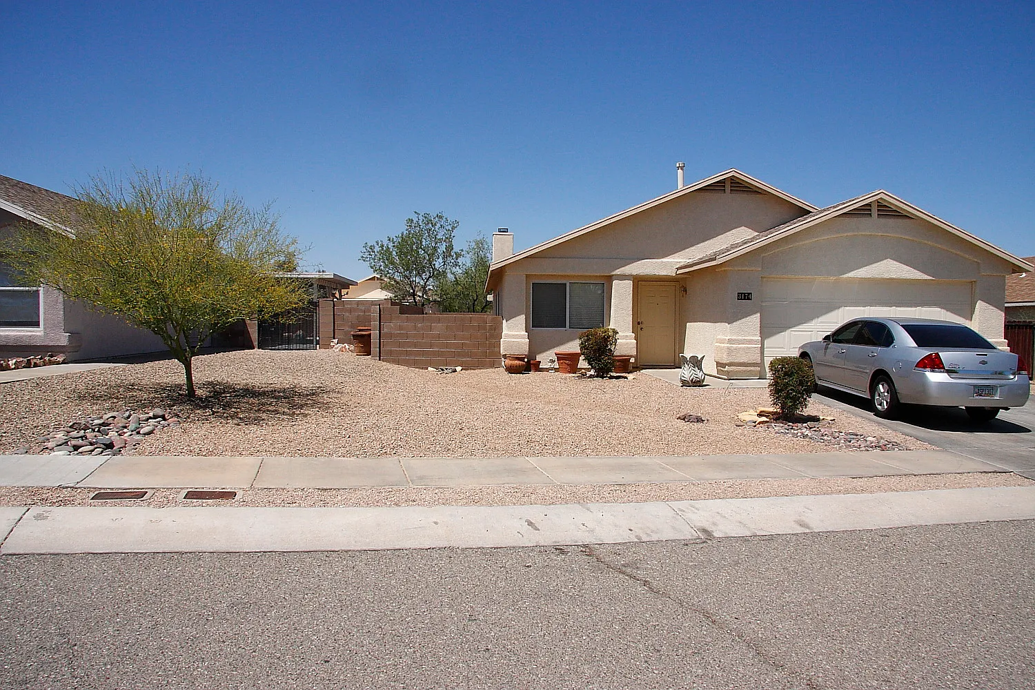 3 bed, 1581 sqft, $1,700 — Photo 2