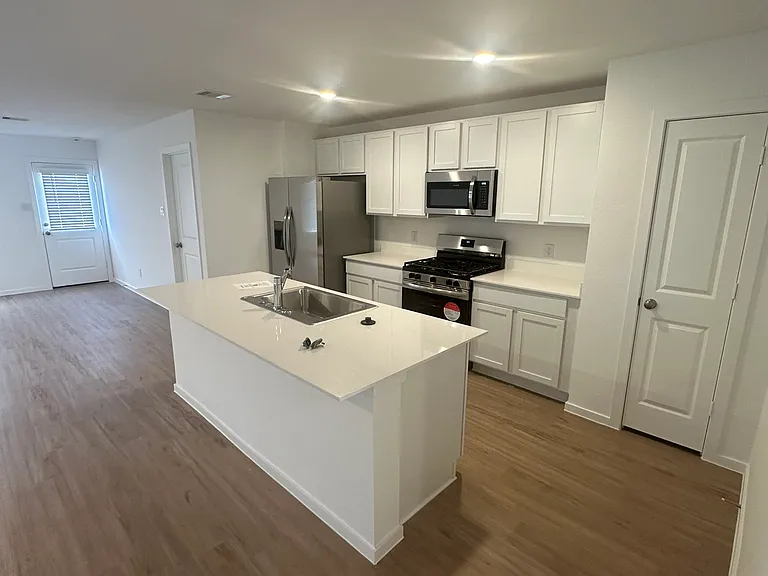 21583 Casavatore Dr — Photo 4