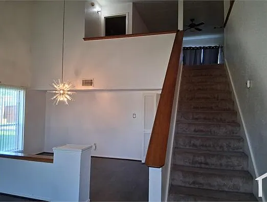 1103 Cowden Ct — Photo 2