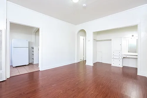 21 Westminster Ave #104 Photo 1