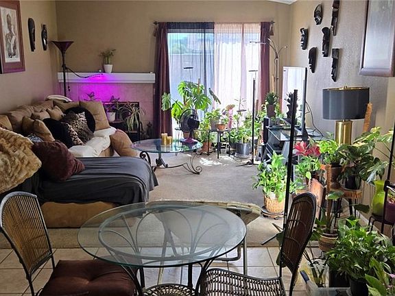 4th image of 220 Mahogany St