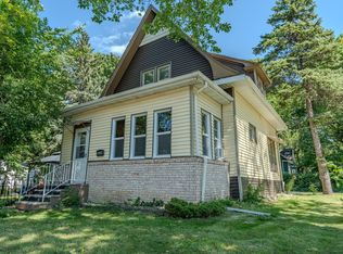 624 4th St S, Moorhead, MN 56560