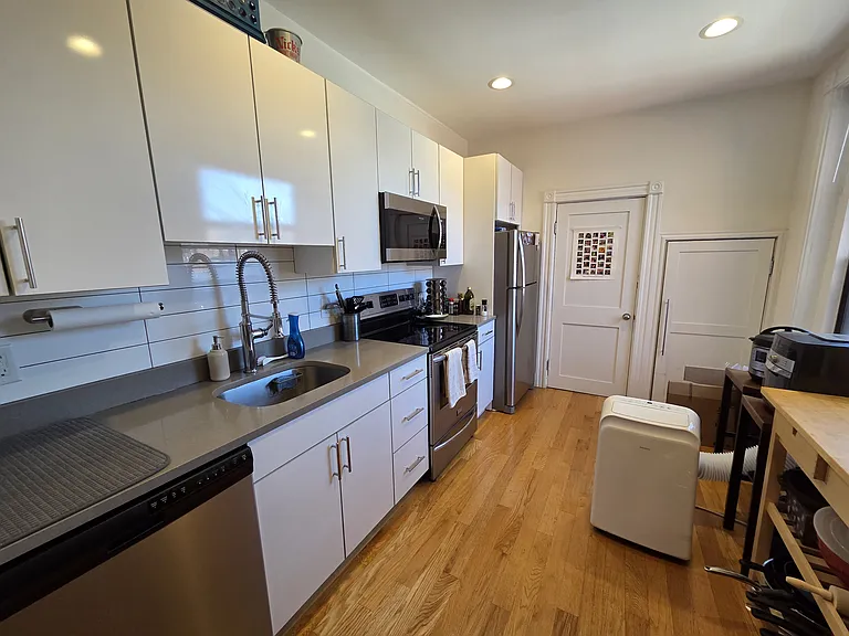 499 Beacon St #9 — Photo 2