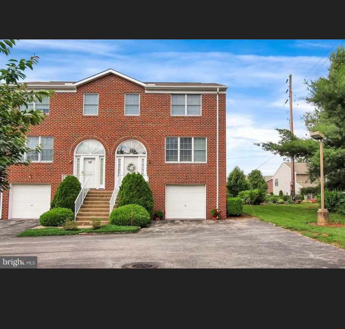 2 bed, 1864 sqft, $2,300 — Photo 1