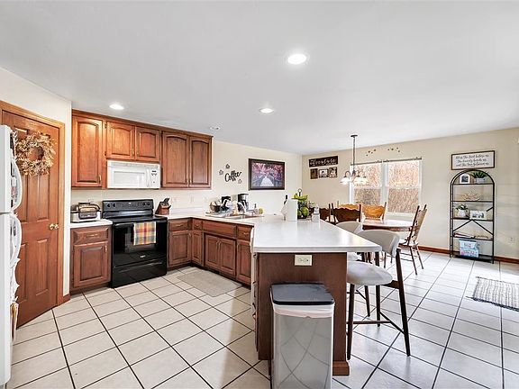 5th image of 715 Edge Point Ct #2