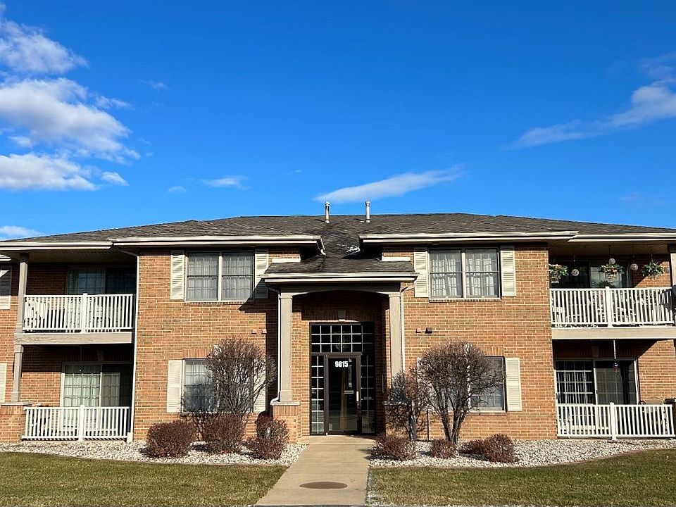1st image of 9815 Wildwood Ct Unit 1-C