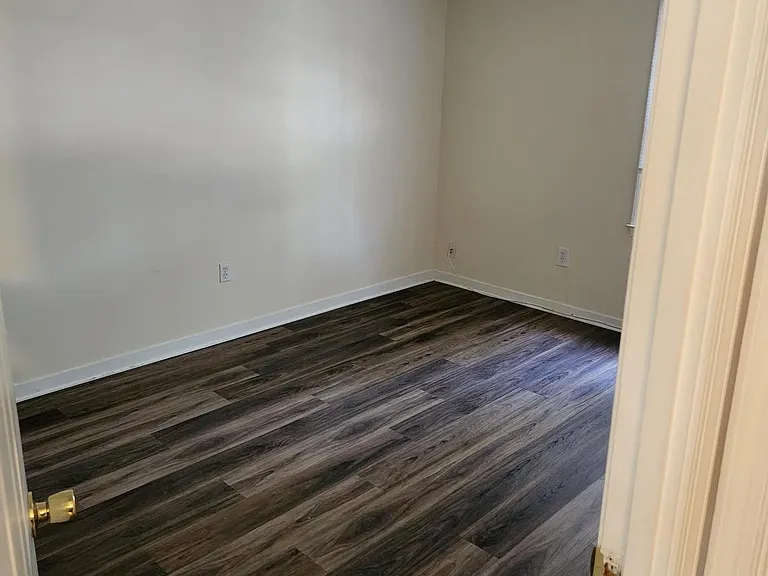 214 Castleton Ter — Photo 18