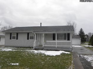 488 Myra Dr, Chardon, OH 44024