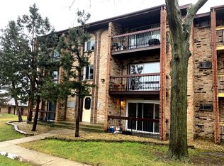 15830 Orlan Brook Dr APT 1B, Orland Park, IL 60462