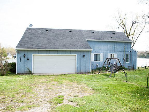 2nd image of 240 Morse Dr