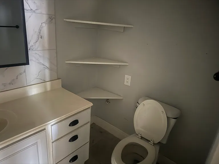 542 Topeka Blvd #3 — Photo 3