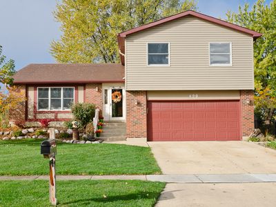 490 Heather Ln, Carol Stream, IL, 60188
