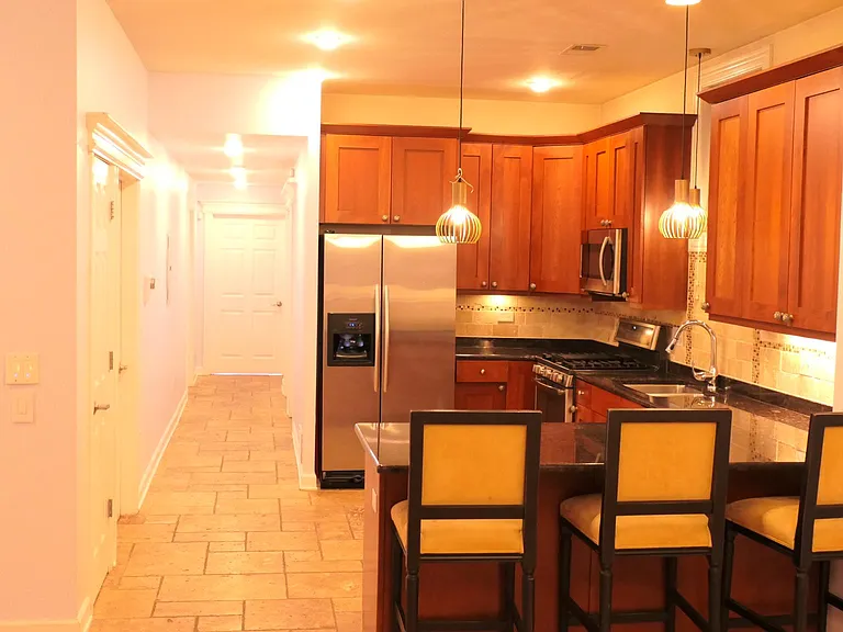 413 N Noble St #G — Photo 18