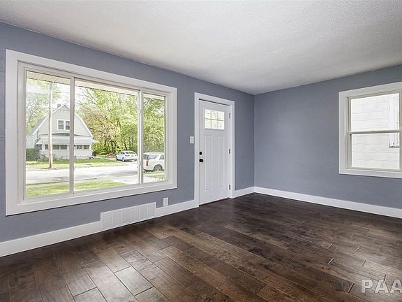 4th image of 1024 W Gilbert Ave