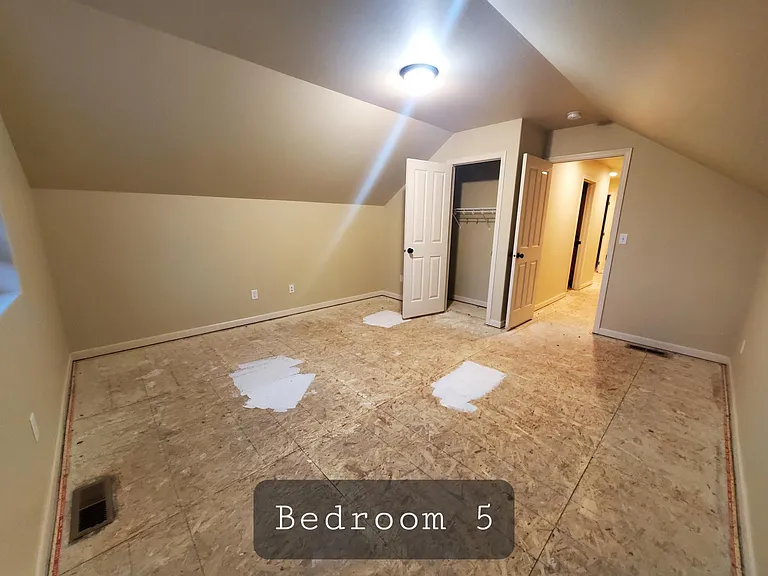 2403 N Water St — Photo 14