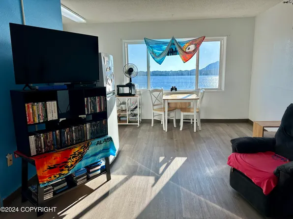 2415 Hemlock St APT 702, Ketchikan, AK 99901