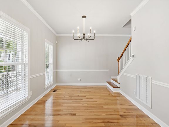 4th image of 1040 Watauga Ct