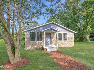 9381 Pate St, Laurel Hill, NC 28351