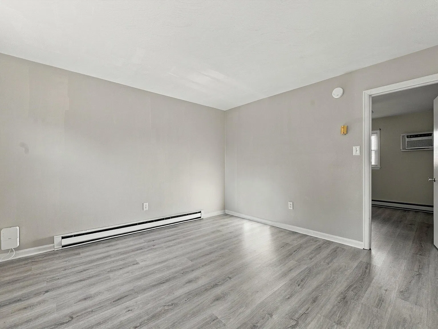 1 bed, 1.0 bath, 546 sqft, $1,050 — Photo 4