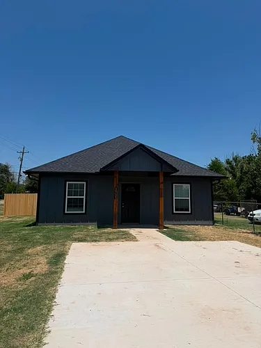 1515 SW F Ave Photo 1