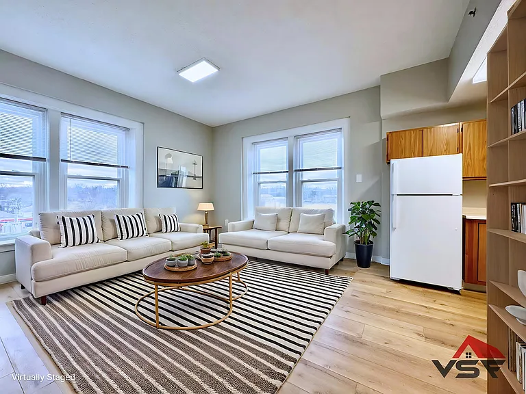 Vibrant City Living at Tower Lofts, Sidney — Photo 31
