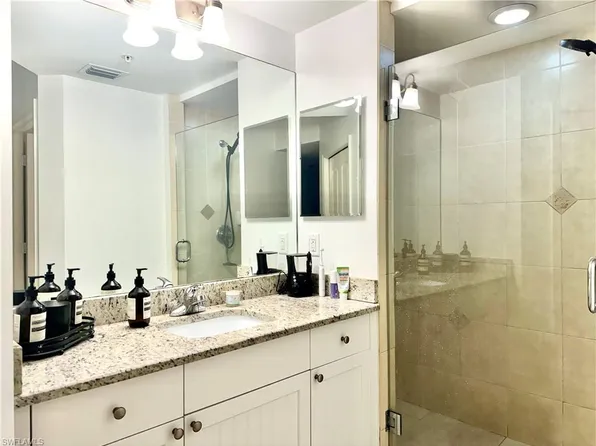 1100 Pine Ridge RD #301B, NAPLES, FL 34103
