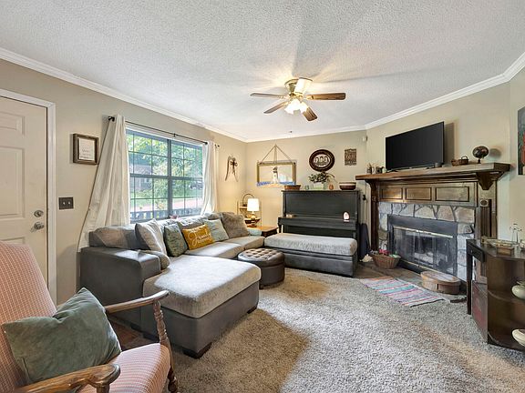 5th image of 5044 Hunter Village Dr