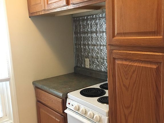 5th image of 60 Austin Dr APT 1