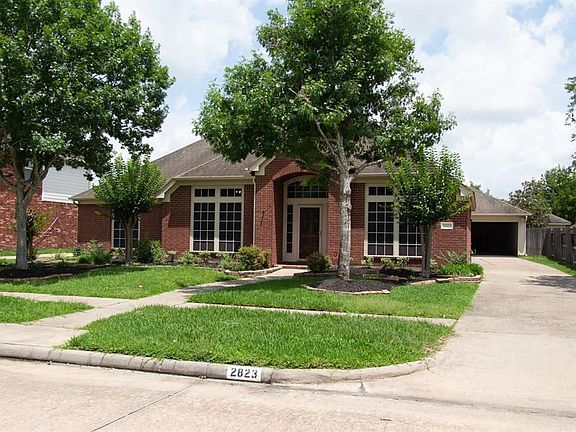 2nd image of 2823 Capecrest Dr