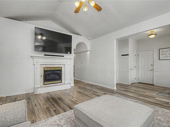 5th image of 326 Northcrest Ave