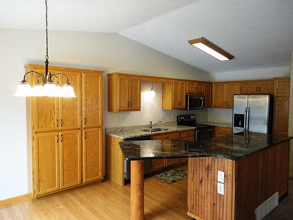 2nd image of 1418 Suntree Dr