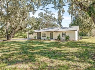 5164 Lakewood Dr, Dade City, FL 33523