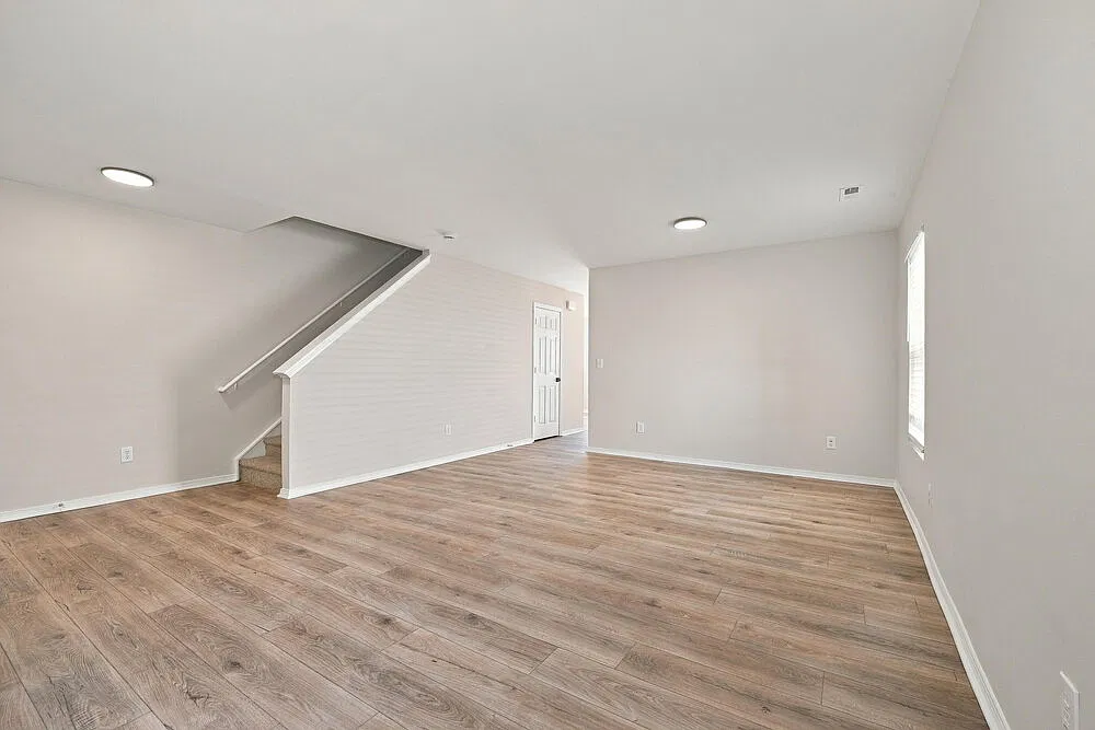 3 bed, 2.5 bath, 2370 sqft, $2,195 — Photo 4
