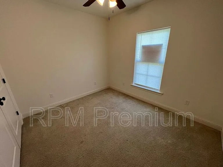 7108 Kenilworth Crossing Ave — Photo 32