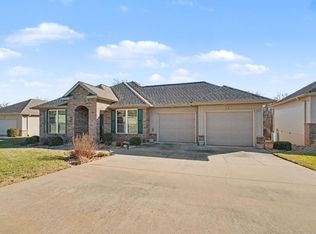 6 Parkridge Dr, Bella Vista, AR 72715