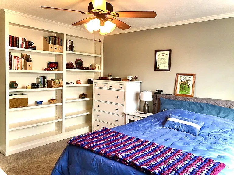 108 Edgehill Ln — Photo 4