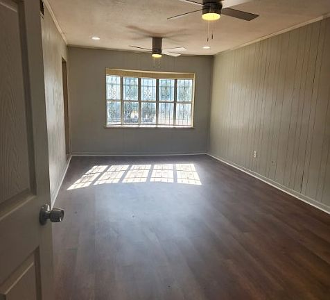 4th image of 1609 Parkdale Dr