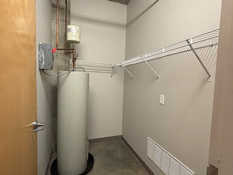 Vine Street Lofts — Photo 10