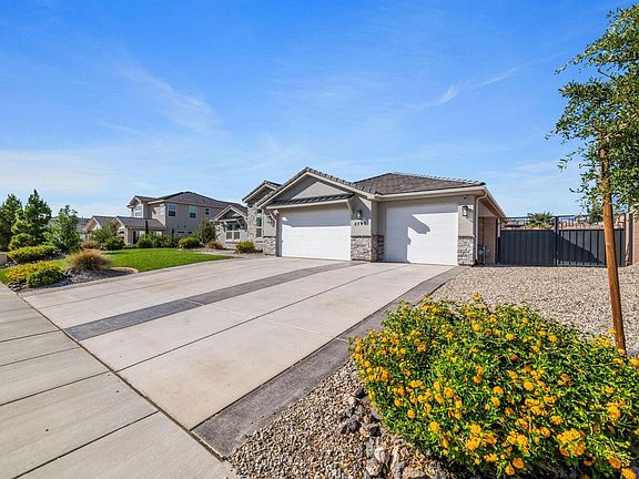 2nd image of 2793 Horseman Park Dr