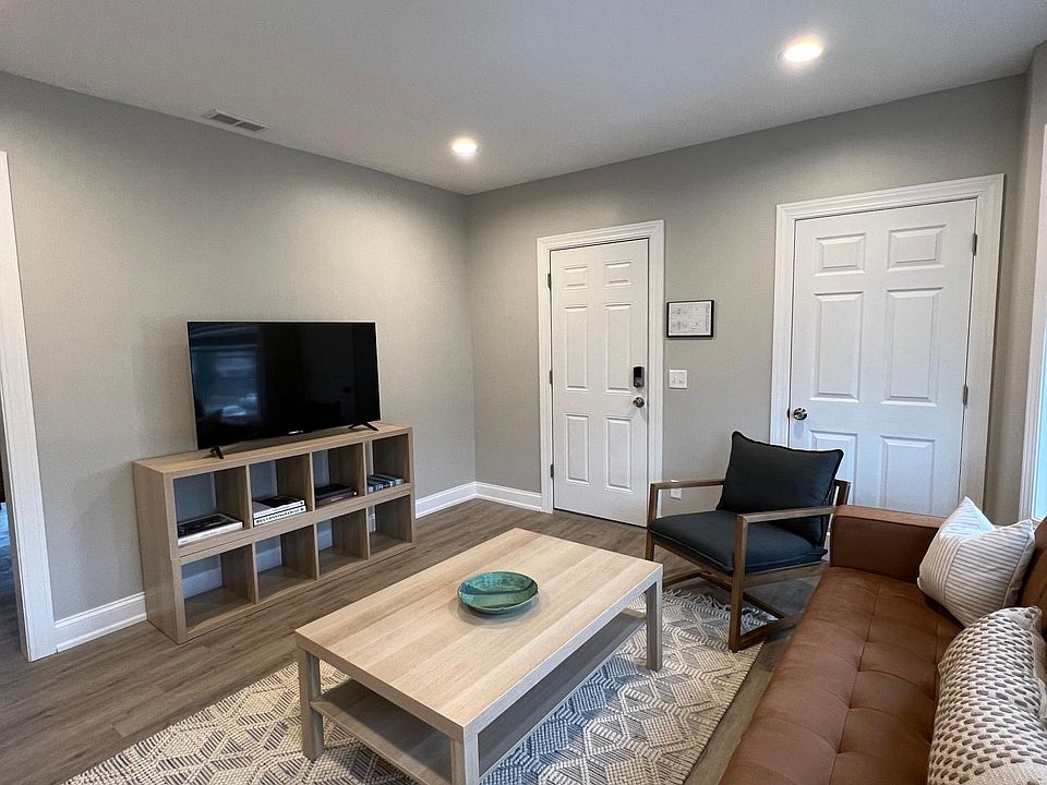 1st image of 353 Plymouth Ave #4