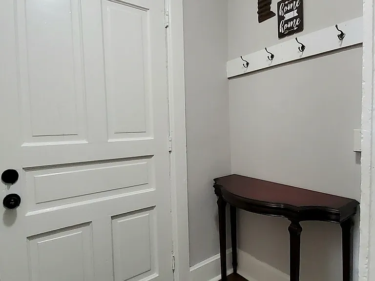 226 N State St #3 — Photo 1