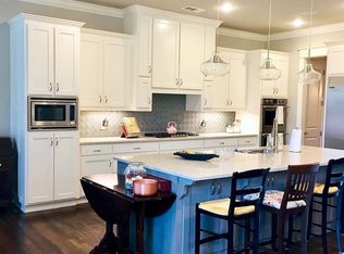 8709 W Flycatcher Pl, Bentonville, AR 72713