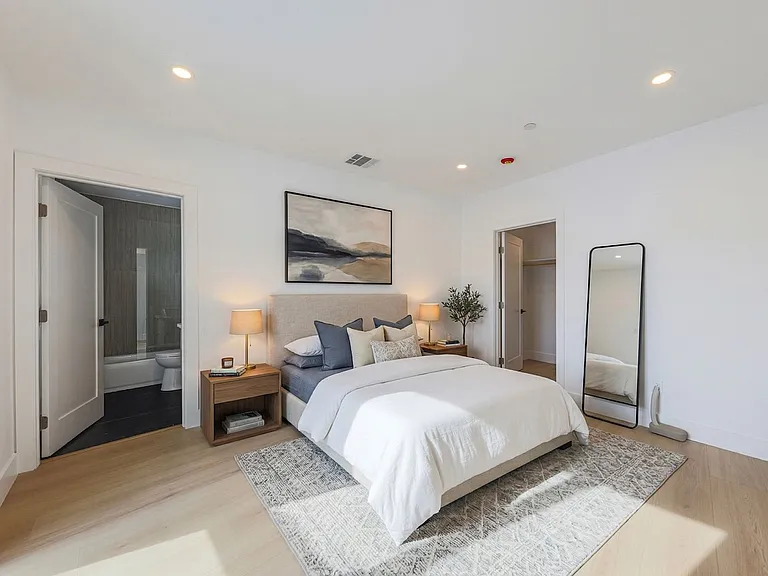 Never Before Lived in Luxury Townhomes 2 Blocks from WeHo! — Photo 22