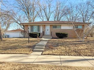 5204 N 107th St, Milwaukee, WI 53225