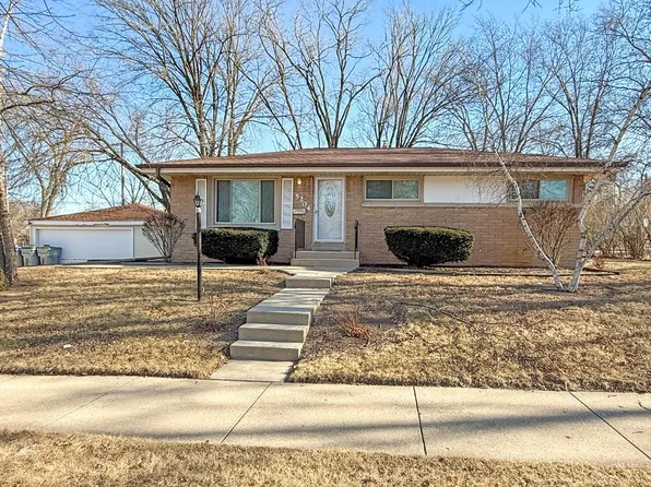 5204 North 107th STREET, Milwaukee, WI 53225